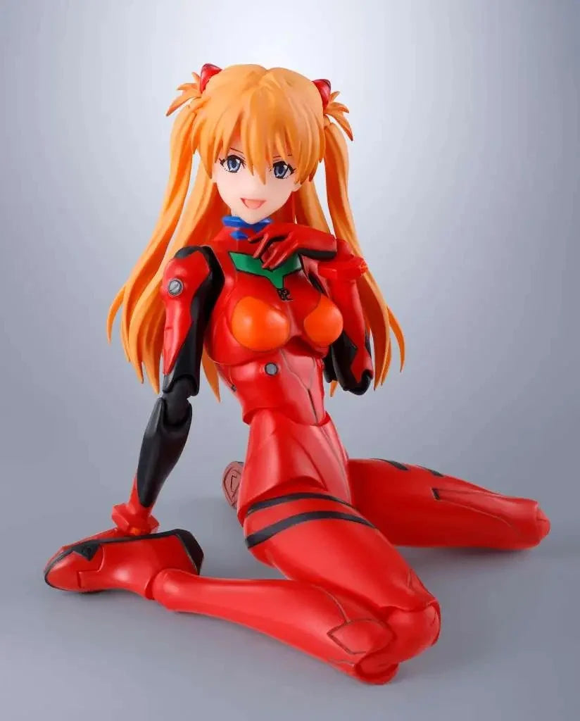 Figurine Asuka Shikinami Langley Neon Genesis Evangelion par Bandai Tamashii Nation, 14 cm, détail de la figurine avec costume rouge et cheveux roses