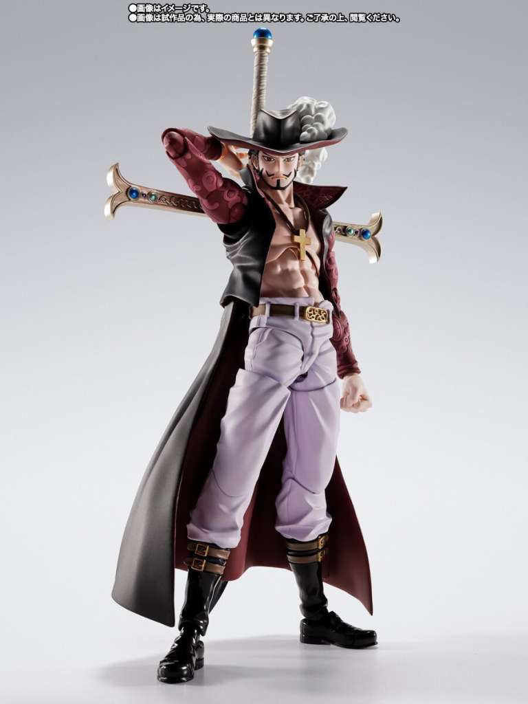 ONE PIECE - Dracule Mihawk - Figurine S.H. Figuarts 16cm - Toys Legacy Collection