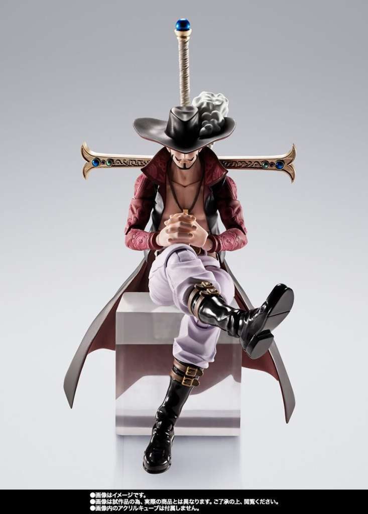 ONE PIECE - Dracule Mihawk - Figurine S.H. Figuarts 16cm - Toys Legacy Collection