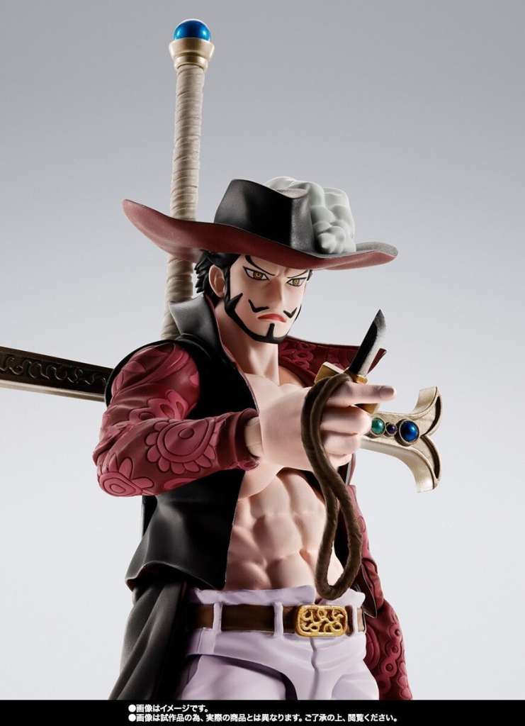 ONE PIECE - Dracule Mihawk - Figurine S.H. Figuarts 16cm - Toys Legacy Collection