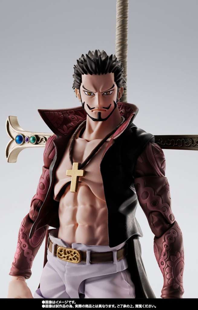 ONE PIECE - Dracule Mihawk - Figurine S.H. Figuarts 16cm - Toys Legacy Collection