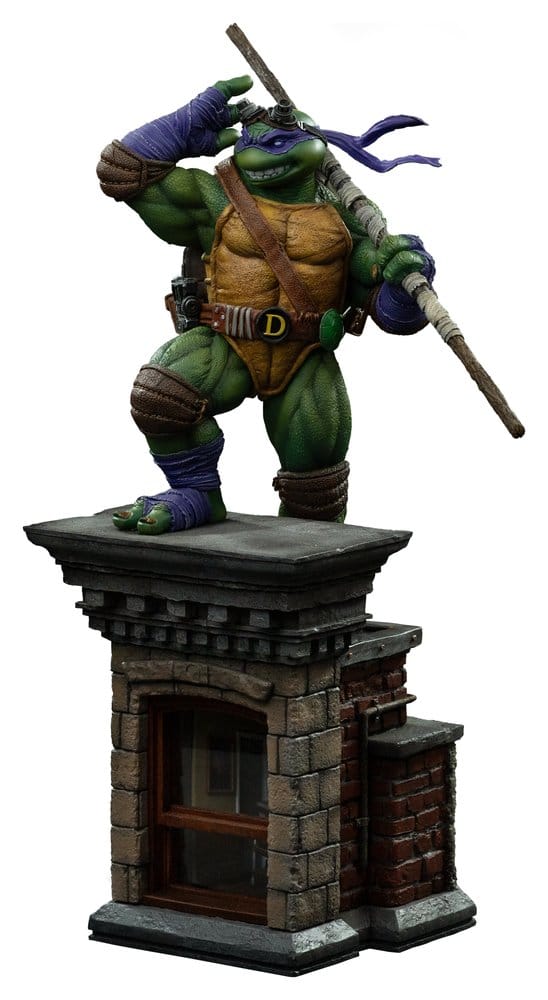 Figurine Tortues Ninja Donatello Iron Studios 1/10 Art Scale, statuette de 32 cm représentant Donatello en pose dynamique.