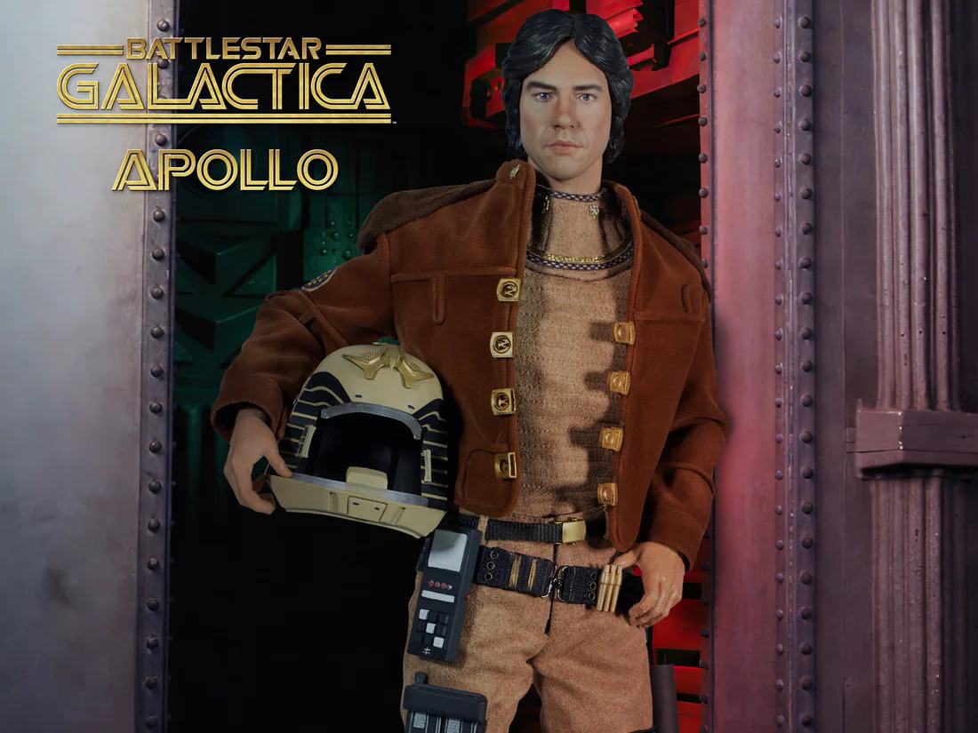 Figurine de Captain Apollo de Battlestar Galactica 1/6, modèle de collection Factory Entertainment, montrant le personnage en costume spatial