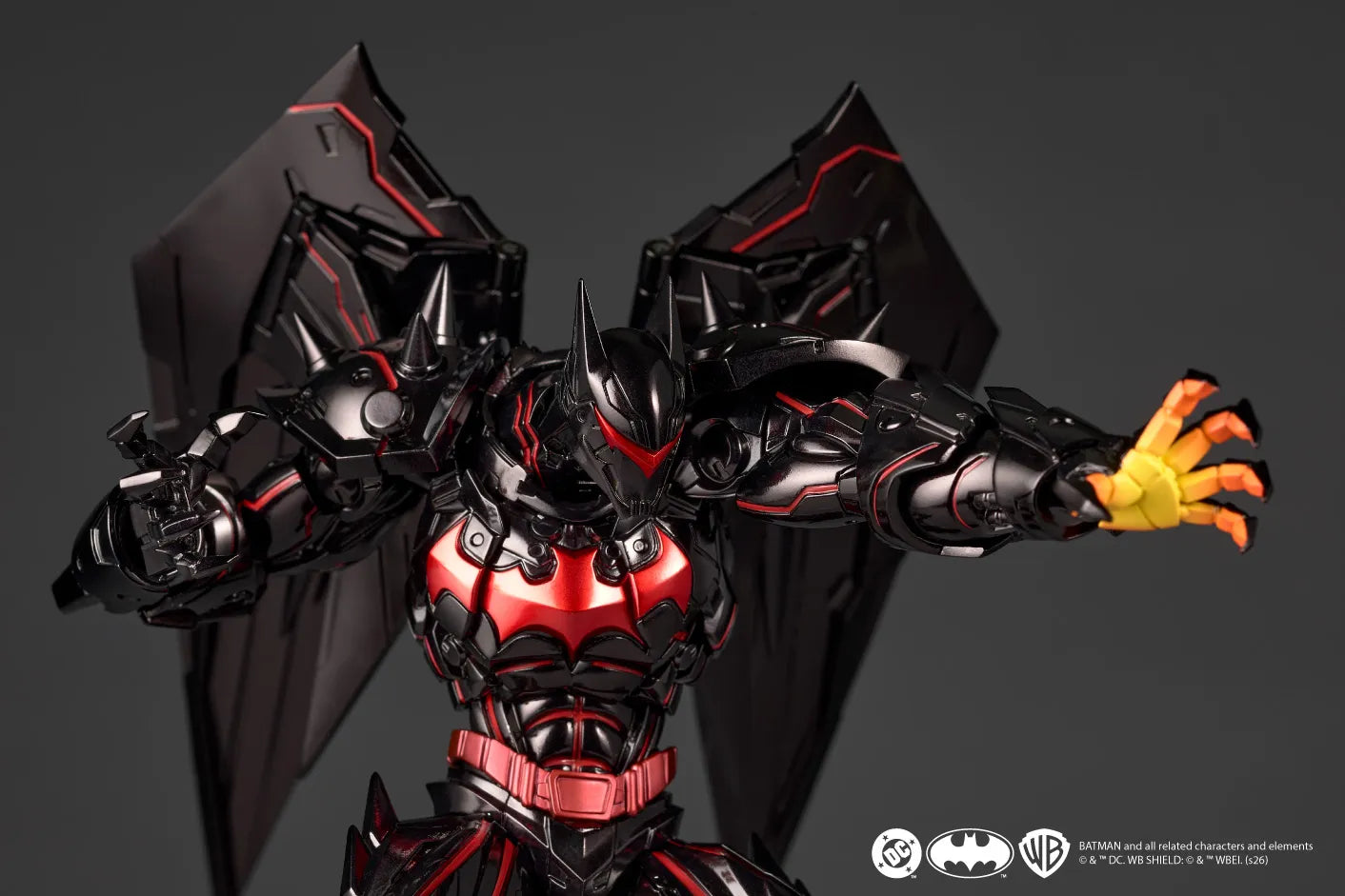 Revoltech Amazing Yamaguchi – Batman Hellbat Suit