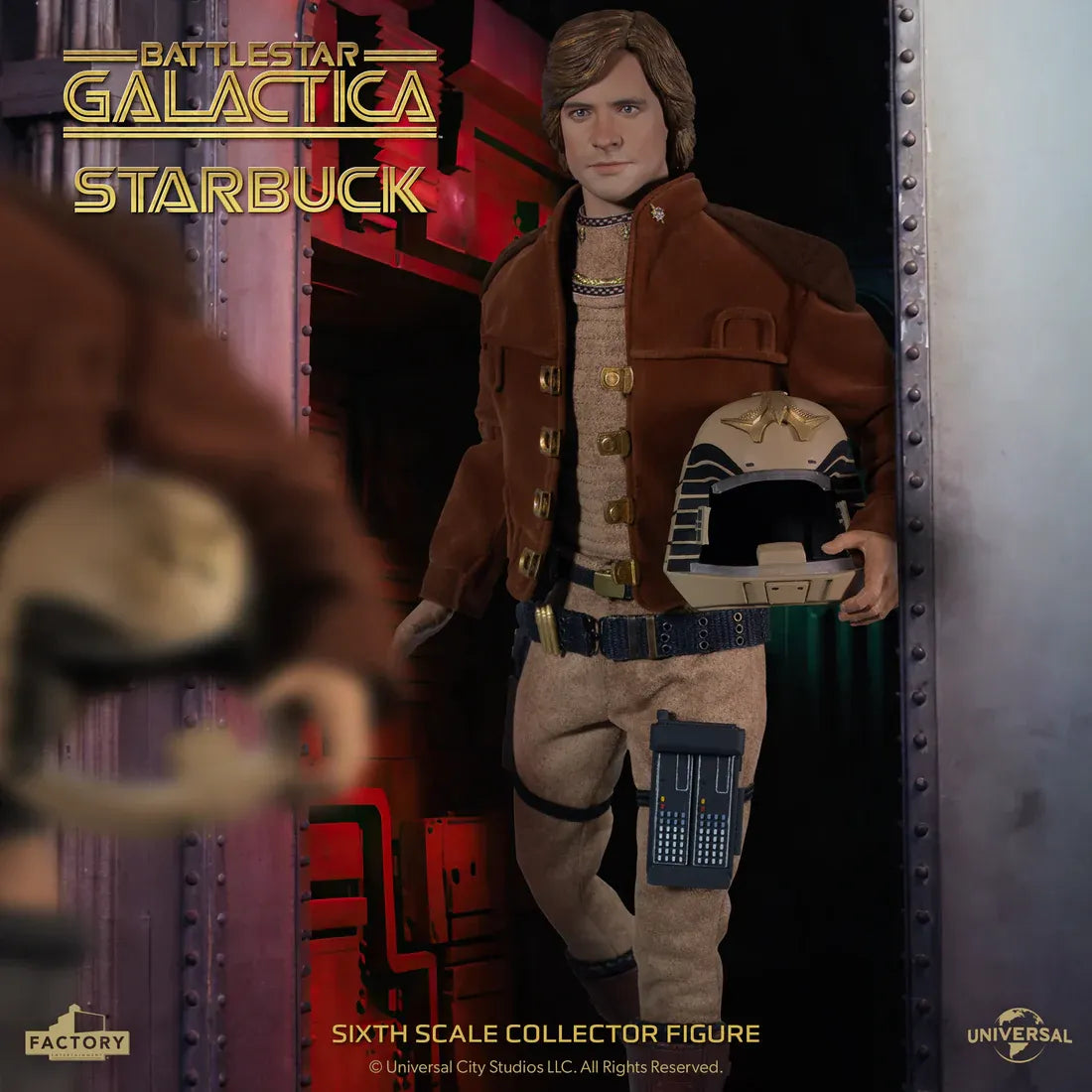 Figurine de Lieutenant Starbuck de Battlestar Galactica 1/6, Collection Factory Entertainment, détails de la figurine en pose.