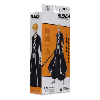 Figurine Ichigo Kurosaki de Bleach, version Fullbring Bankai, de 18 cm, par McFarlane Toys, vue de face sur fond neutre.