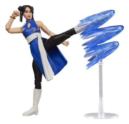 Figurine Chun-Li Street Fighter de 15 cm de la marque Hasbro, pose dynamique avec détails précis.