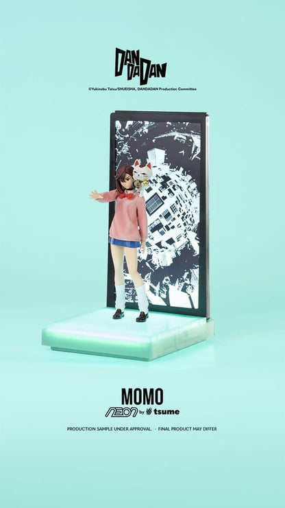 Figurine Dandadan Momo Neon de 25 cm de Tsume, figurine détaillée avec effets lumineux, représentant le personnage dans une pose dynamique.