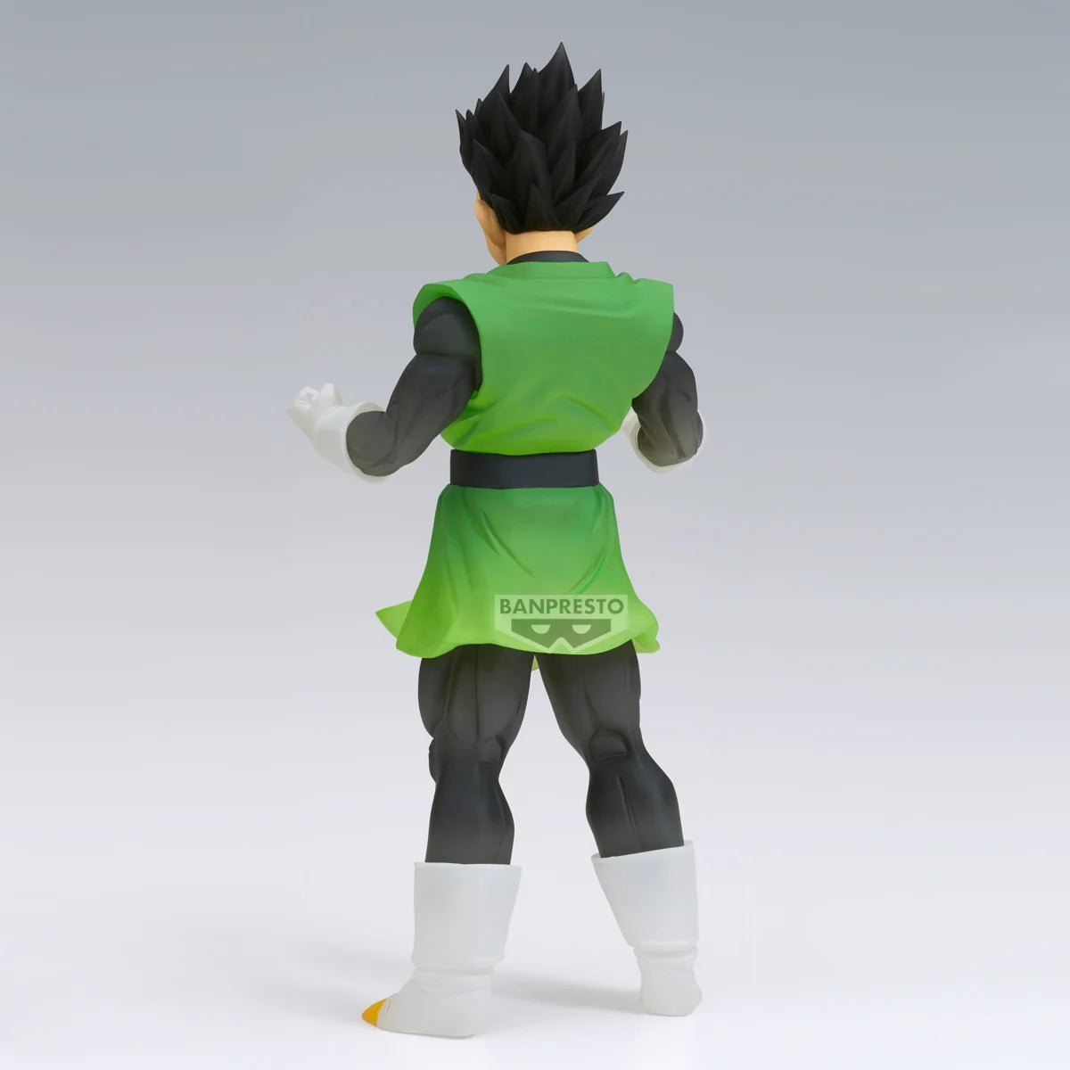 Figurine Bandai Son Gohan Clearise Dragon Ball Z de 18 cm, personnage en plastique translucide avec détails colorés.