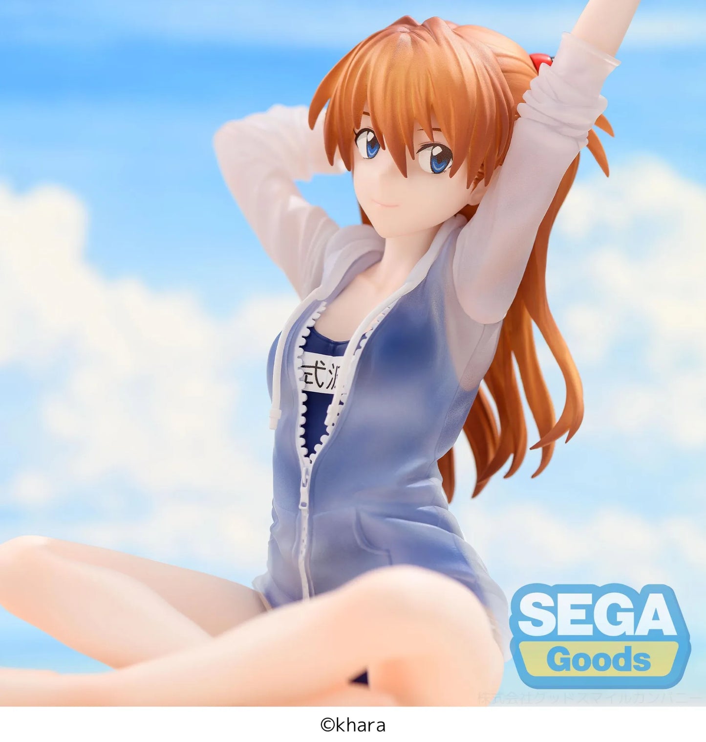 Figurine Sega Rebuild of Evangelion Asuka en maillot scolaire Yumemirize, détail de la figurine dans une pose dynamique