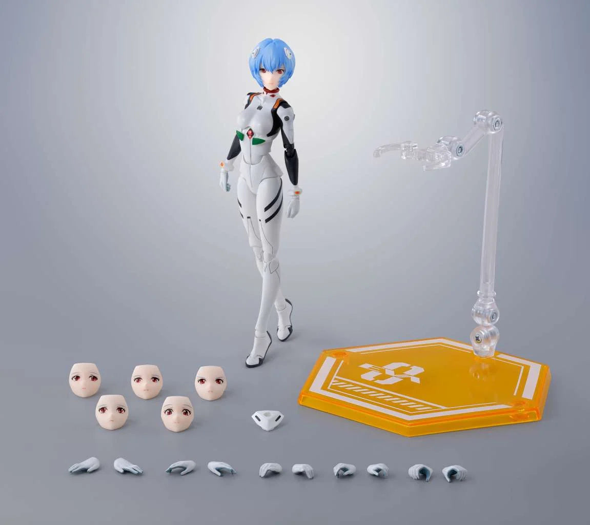 Figurine Rei Ayanami Neon Genesis Evangelion S.H.Figuarts, 14 cm, détail précis, pose dynamique, par Bandai Tamashii Nation.