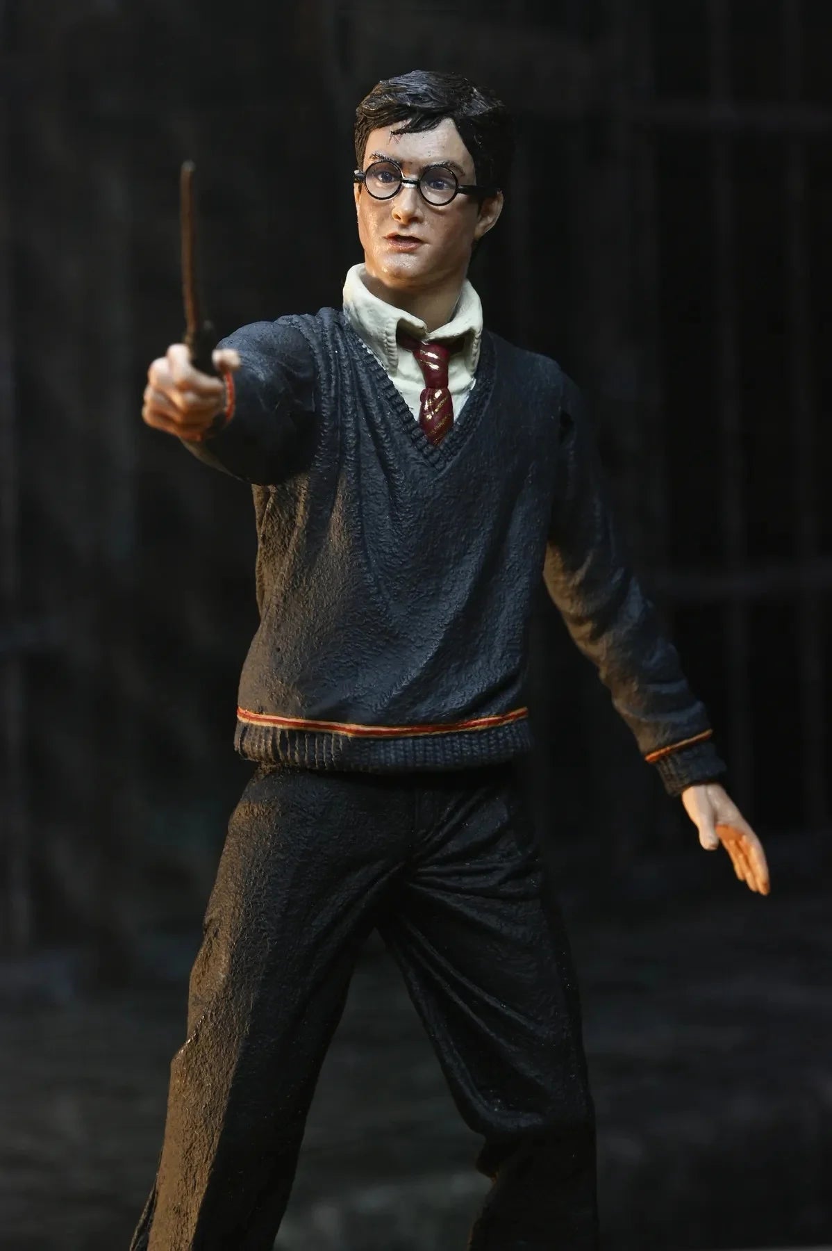 Figurine Harry Potter de la collection Legacy Neca, 17 cm, représentant le personnage emblématique du sorcier.