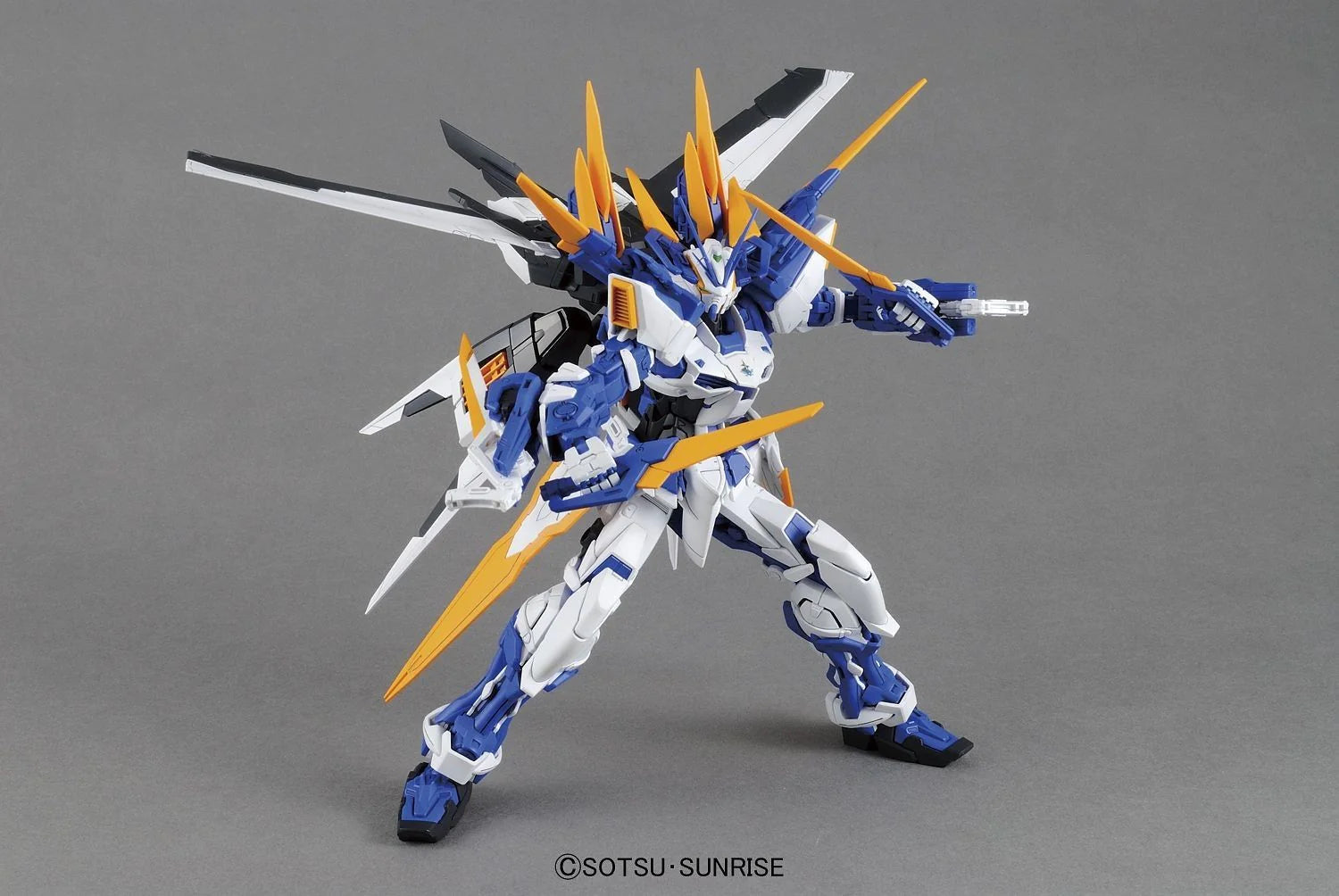 GUNDAM - MG 1/100 Gundam Astray Blue Frame D - Model Kit 18cm - Toys Legacy Collection