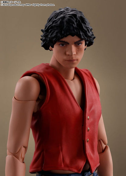 Figurine Monkey D. Luffy de One Piece Netflix, Bandai S.H. Figuarts, 14 cm, personnage en pose dynamique.