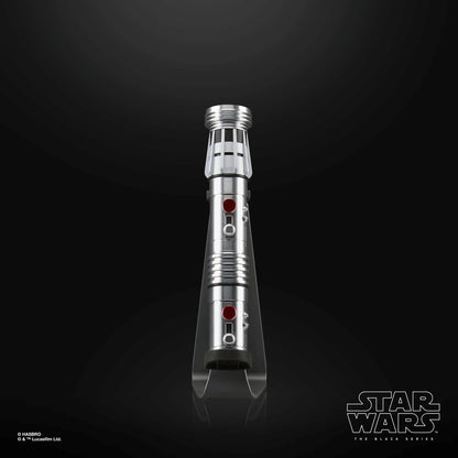 Figurine Sabre Laser Force FX Elite Maul de Star Wars Black Series de Hasbro, détail du sabre laser noir et de la figurine.