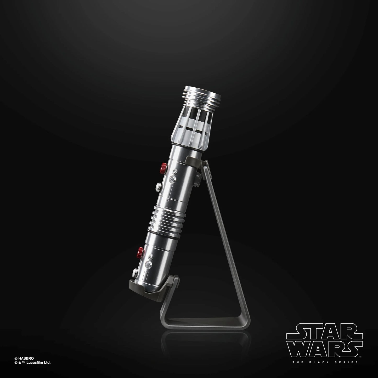 Figurine Sabre Laser Force FX Elite Maul de la série Star Wars Black Series par Hasbro, montrant Maul avec son sabre laser.