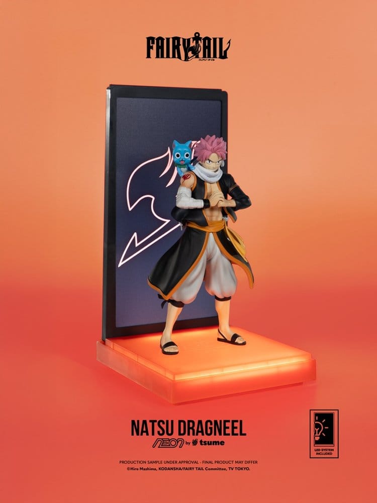 Figurine Natsu Dragneel Fairy Tail Neon 1/9 de 25 cm, figurine de collection Tsume, montrant Natsu avec ses cheveux roses et son foulard.