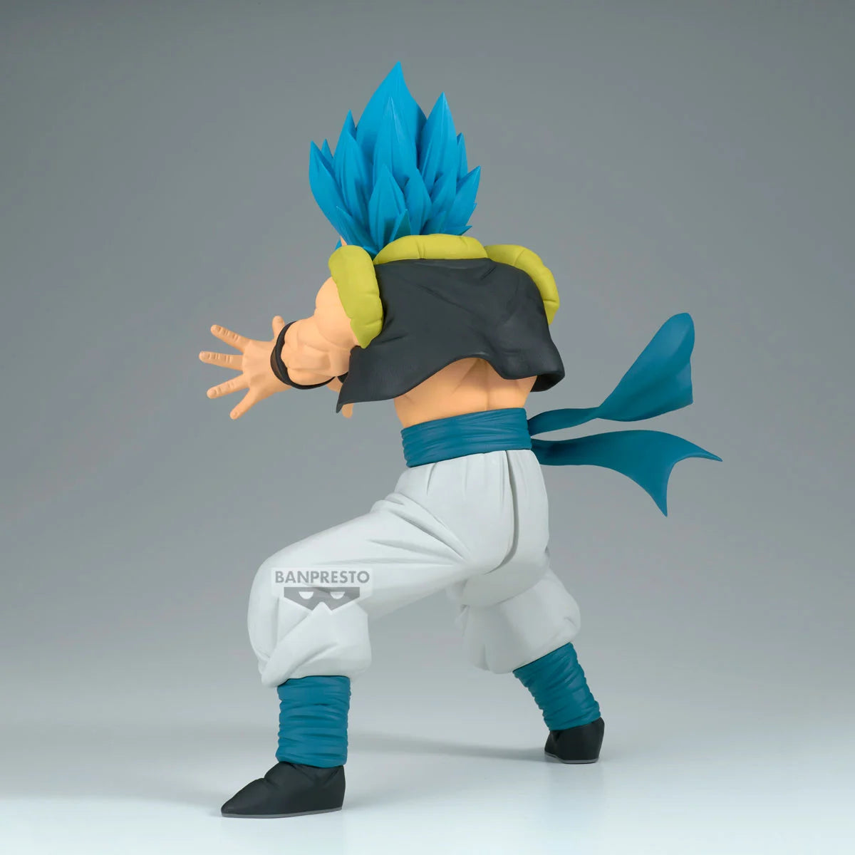 Figurine Bandai Gogeta Super Saiyan Blue de la collection Dragon Ball Super, 25 cm, avec détails colorés et pose dynamique