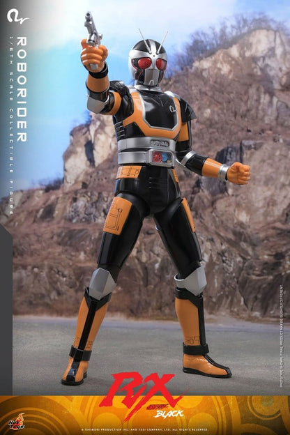 Figurine Kamen Rider Black RX RoboRider de 31 cm par Hot Toys, figurine détaillée de style réaliste, pose dynamique, collection de héros.