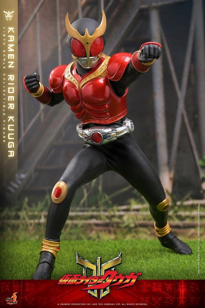 Figurine Kamen Rider Kuuga 1/6 de 31 cm de Hot Toys, détail précis et pose dynamique, personnage de la série Kamen Rider.