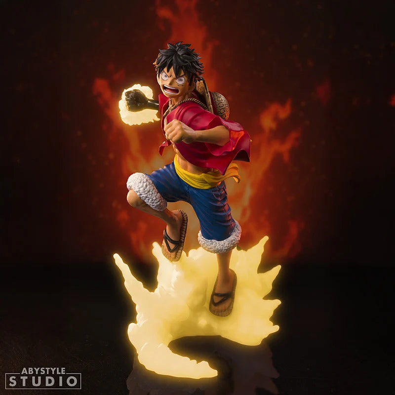 Figurine de Luffy One Piece SFC phosphorescente, 16 cm, en plastique de la marque Abystyle, vue de face.