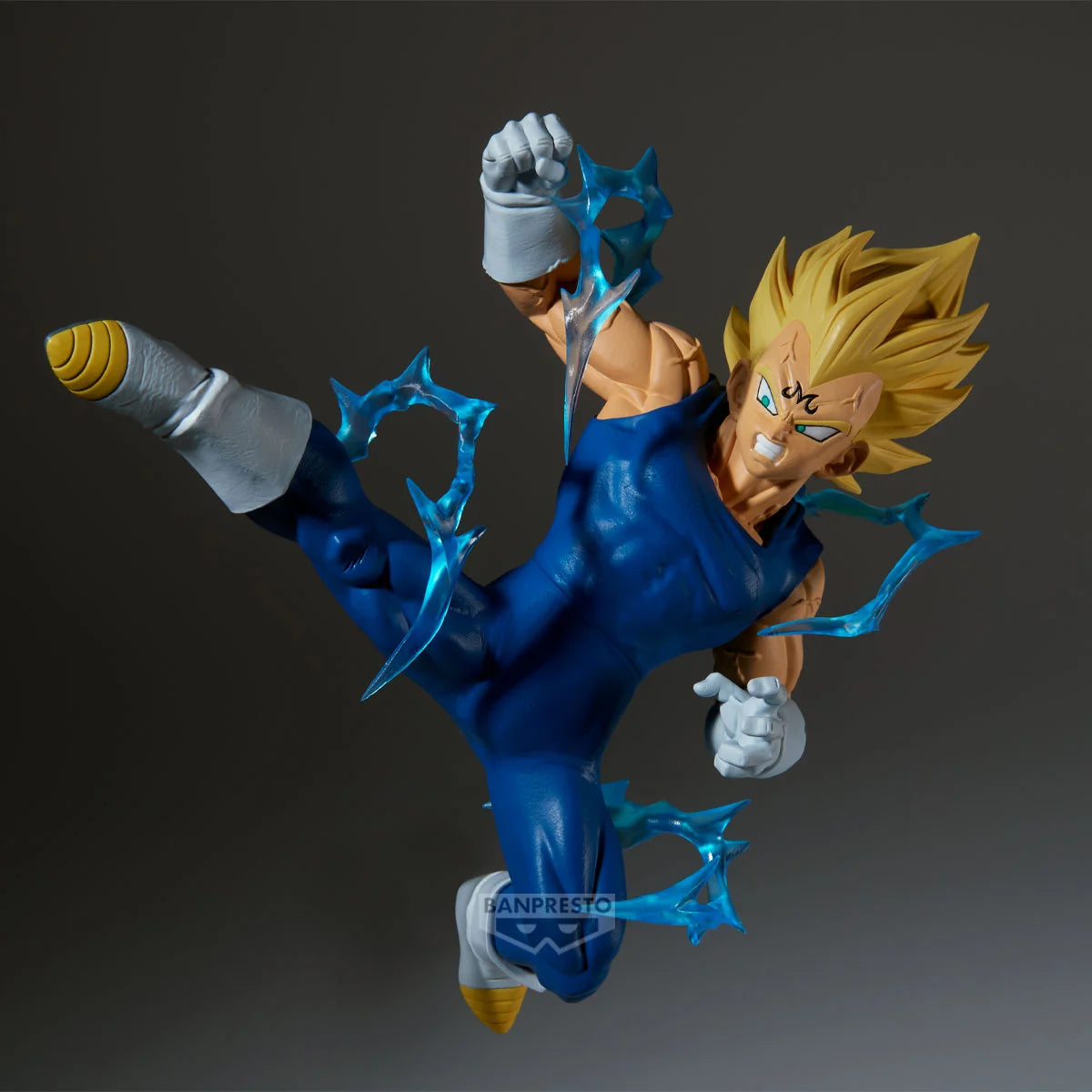 Figurine Majin Vegeta de 15cm de la collection Dragon Ball Z, fabriquée par Bandai, représentant le personnage dans une pose dynamique