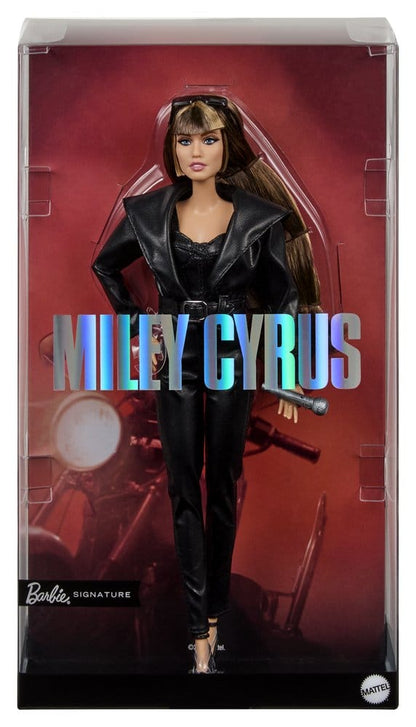 Poupée de collection Barbie Signature Miley Cyrus de la marque Mattel, vêtue d'une tenue stylée, visible en gros plan.