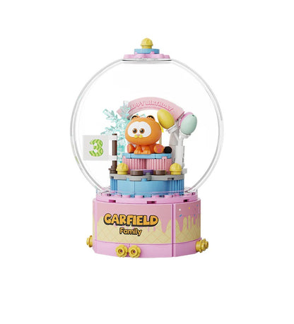 Garfield Crystal Ball Series Pantasy Garfield Birthday Cake 13cm - Toys Legacy Collection