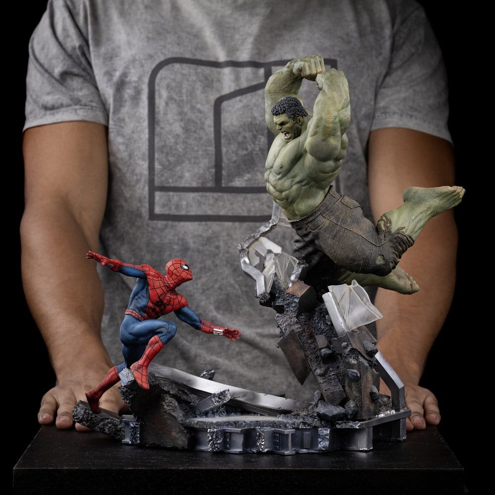 Marvel Comics – Statuette Spider-Man vs Hulk Art Scale 1/10 – 38 cm