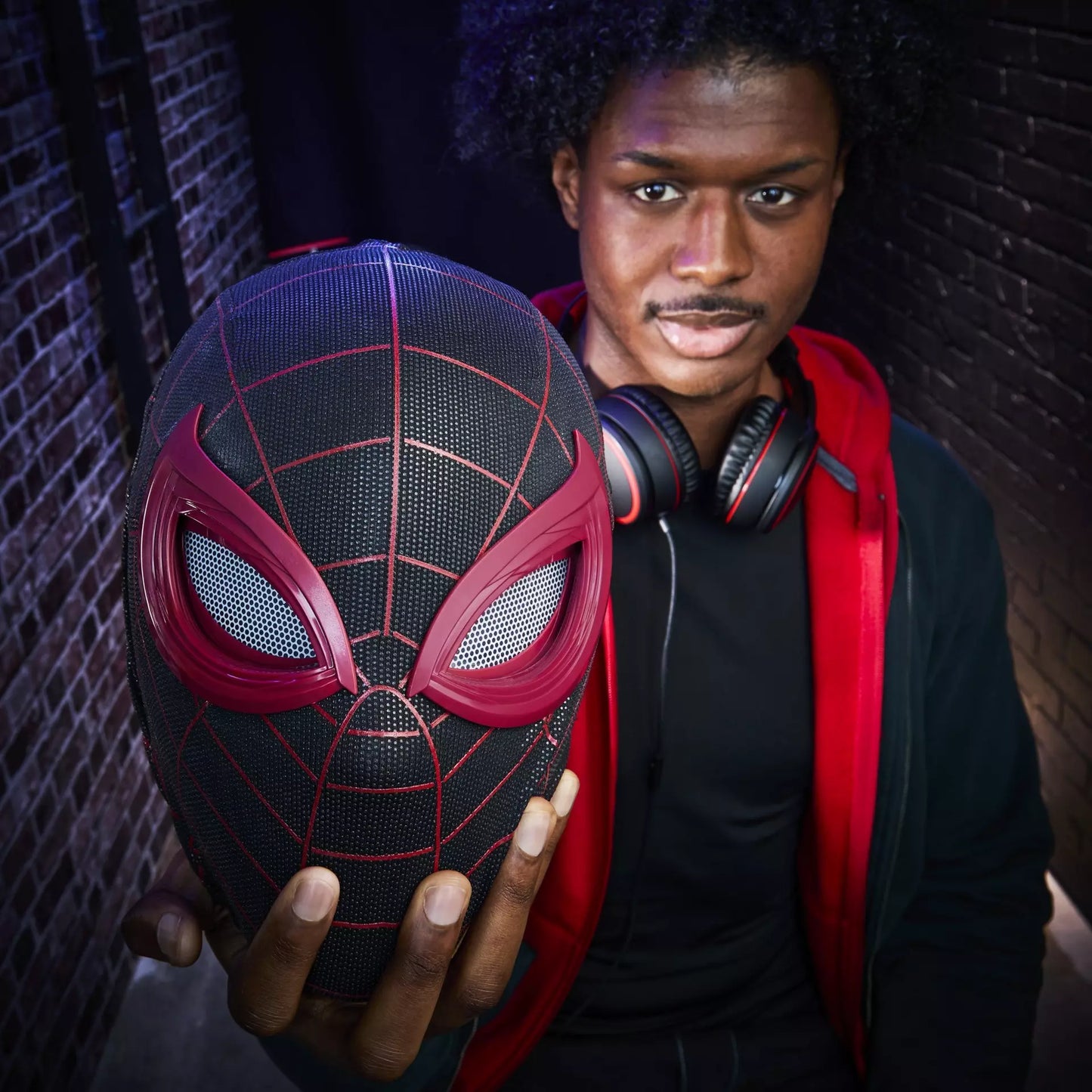 Marvel Legends – Masque expressif électronique Spider-Man: Miles Morales 1/1
