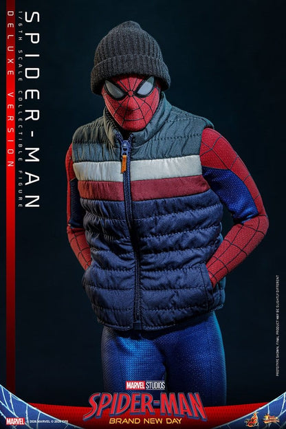 Figurine Spider-Man Marvel Brand New Day 1/6 Deluxe de Hot Toys, 29 cm, pose dynamique avec détails réalistes