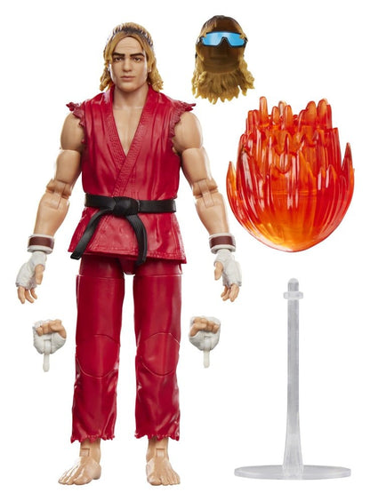 Figurine Ken Street Fighter de 15 cm de la marque Hasbro, posée en action avec détails réalistes, pour collection ou décoration.