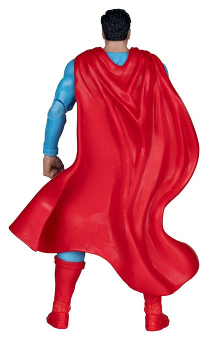 Figurine Superman DC Multiverse de 19 cm par McFarlane Toys, personnage Man of Steel avec costume bleu et cape rouge.