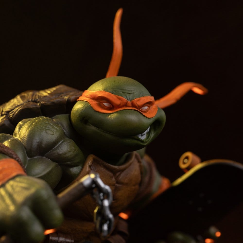 Statue de Michelangelo des Tortues Ninja en figurine BDS Art Scale 1/10 d'Iron Studios, figurine détaillée en pose dynamique