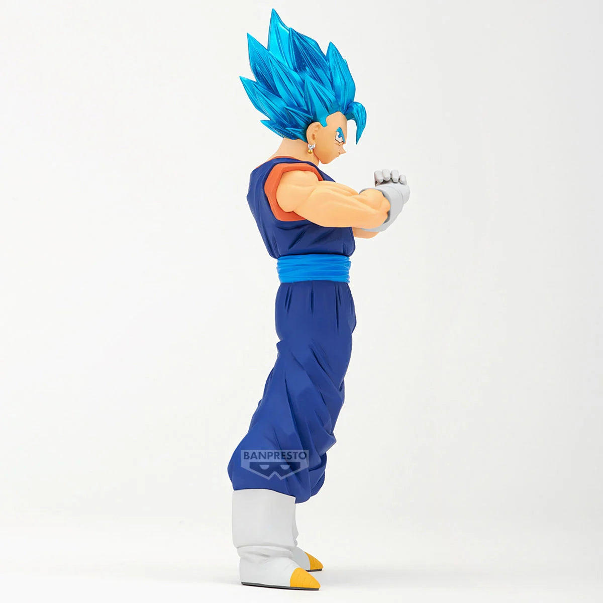 Figurine Vegito Super Saiyan Blue de 20cm de la collection Blood of Saiyans, figurine Bandai de Dragon Ball Super, pose dynamique.
