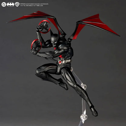 Figurine Revoltech Batman Beyond Classic Ver. d'action, personnage de Batman avec détails précis et posture dynamique.
