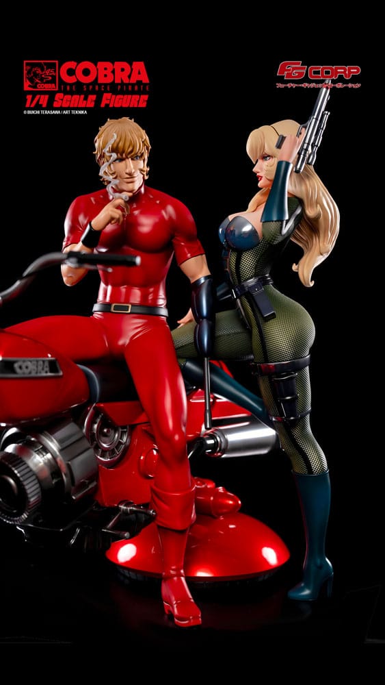 Statuette Space Pirate Cobra et Jane en costume spatial, 47 cm, Futre Gadget Corporation, détail de la figurine avec cobra et personnage.