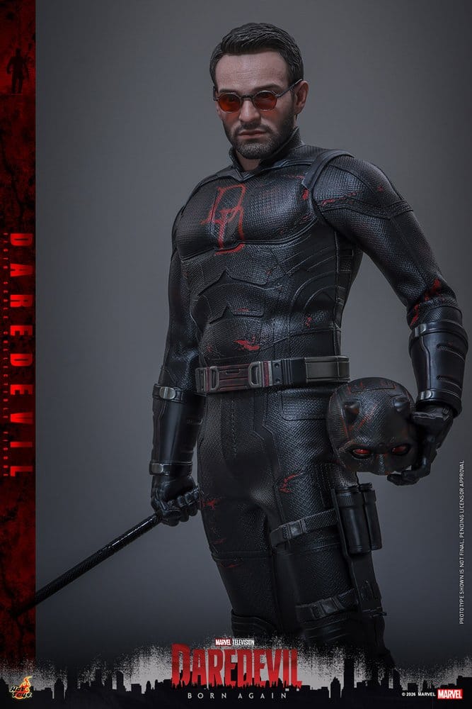Figurine Daredevil 1/6 Hot Toys Born Again, 30 cm, détail de la figurine représentant le super-héros dans son costume rouge.