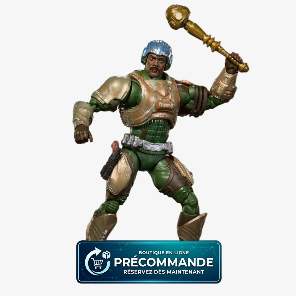 Figurine Man-At-Arms de Mattel, personnage des Masters of the Universe Movie Chronicles, avec casque et armure détaillée.