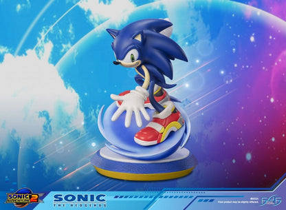 Statuette Sonic le Hérisson de First 4 Figures, édition standard, hauteur de 21 cm, figurine détaillée de Sonic.