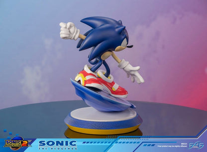 Statuette Sonic le Hérisson de First 4 Figures, édition standard, 21 cm, figurine détaillée du personnage de jeu vidéo.