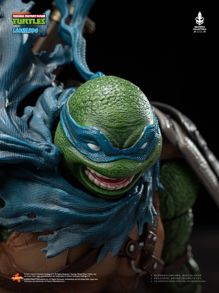 Figurine Leonardo des Tortues Ninja TMNT, version Deluxe, 20 cm, marque HeatBoy, pose dynamique et détails précis