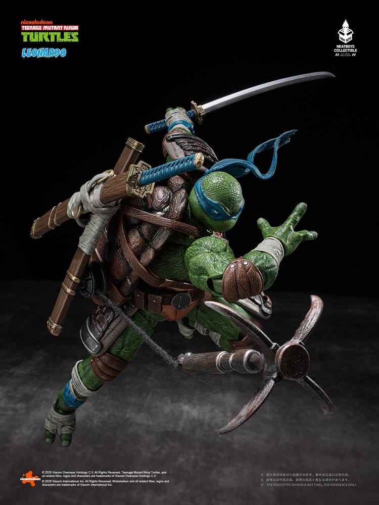 Figurine Leonardo Tortues Ninja TMNT, version Deluxe, de 20 cm, HeatBoy, vue de face avec détails colorés et accessoires.