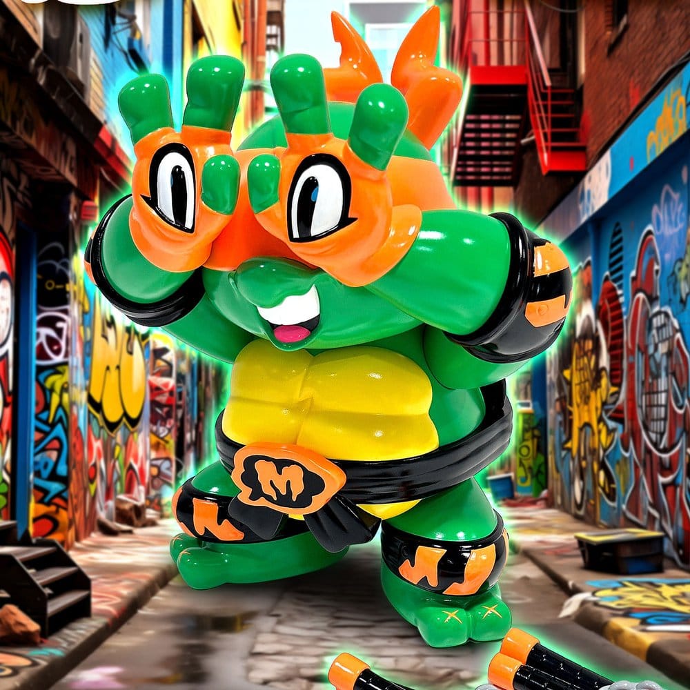 Figure en vinyle Michelangelo Tortues Ninja x Grape Brain, figurine de 24 cm de la marque BigBoysToys, pose dynamique.