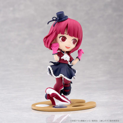 Statuette en PVC de 11 cm d'Arima Kana de la série Oshi no Ko, figurine de la marque Bushiroad, avec détails colorés et pose dynamique.
