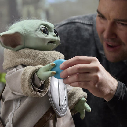 Figure animatronique Star Wars Grogu en édition spéciale, 37 cm, figurine Hasbro avec détails réalistes et articulation.