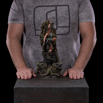 Tomb Raider statuette 1/10 Deluxe Art Scale Lara Croft 36 cm