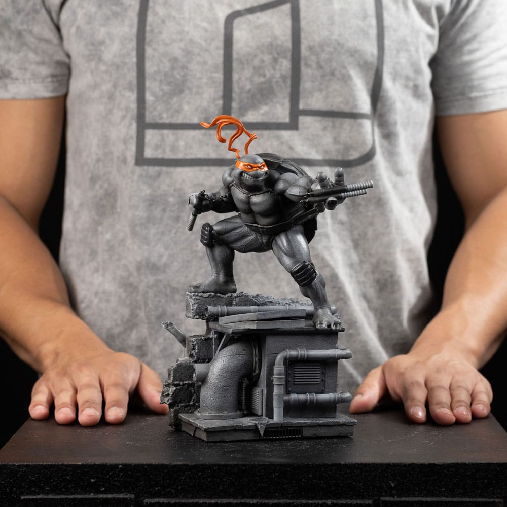Tortues Ninja statuette 1/10 Art Scale Michelangelo Black and White Variant 26 cm - Toys Legacy Collection