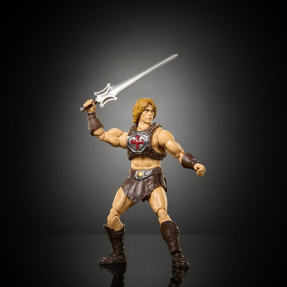 Figurine He-Man (Musclor) de la collection Masters of the Universe Movie Chronicles de Mattel, détail de la figurine en pose dynamique.