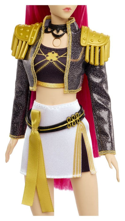 Poupée chantante KPop Demon Hunters HUNTR/X Mira Golden de Mattel, personnage avec détails colorés et accessoires.